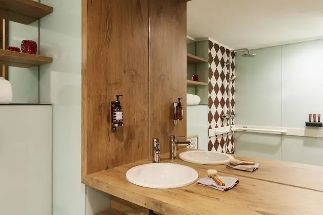 Premium Oda, 1 Çift Kişilik Yatak, Balkon, Şehir Manzaralı