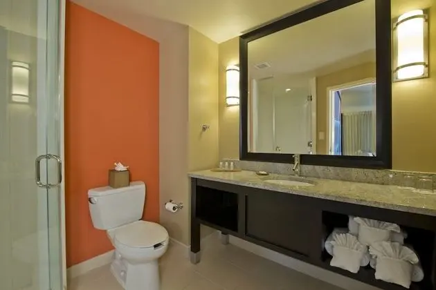Standard Oda, 1 En Büyük (King) Boy Yatak (Walk In Shower)