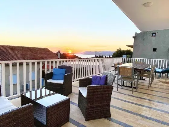 Apart Daire, 2 Yatak Odası, Deniz Manzaralı