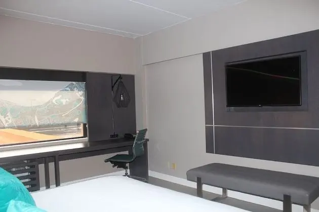 Standard Oda, 1 En Büyük (King) Boy Yatak, Şehir Manzaralı (Walk-In Shower)