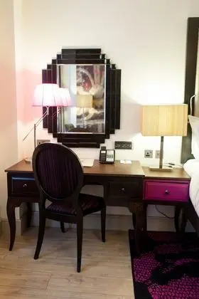 Standard Oda, 1 Büyük (Queen) Boy Yatak