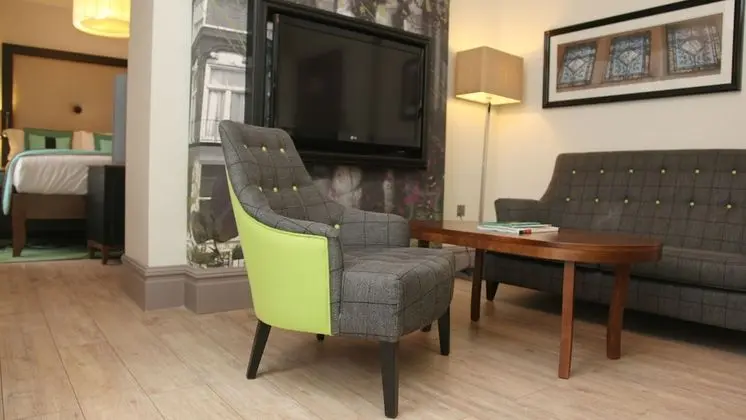 Süit, 1 Büyük (Queen) Boy Yatak