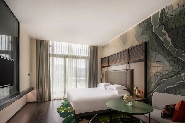 Standard Oda, 1 En Büyük (King) Boy Yatak, Dağ Manzaralı