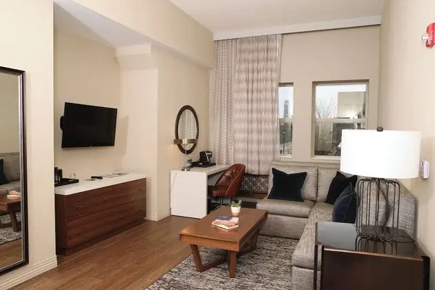Süit, 1 En Büyük (King) Boy Yatak, Nehir Manzaralı (Living Area)
