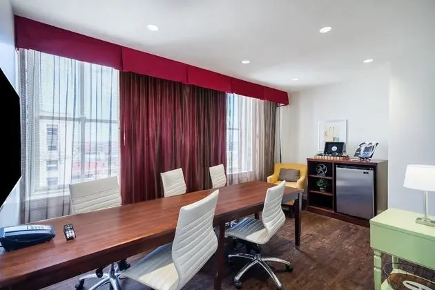 Stüdyo Süit, 1 Yatak Odası (with Boardroom)