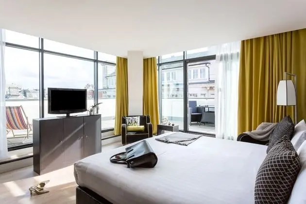 Premium Oda, 1 En Büyük (King) Boy Yatak, Balkon (Furnished Balcony)