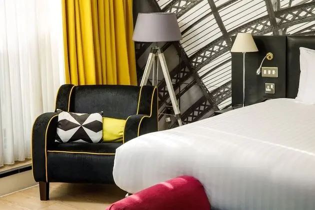 Premium Oda, 1 En Büyük (King) Boy Yatak, Balkon (Furnished Balcony)
