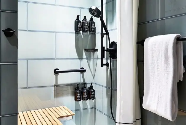 Oda, 1 En Büyük (King) Boy Yatak, Engellilere Uygun, Sigara İçilmez (Mobility)