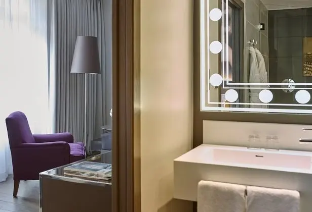 Standard Oda, 1 Büyük (Queen) Boy Yatak (Walk in Shower)