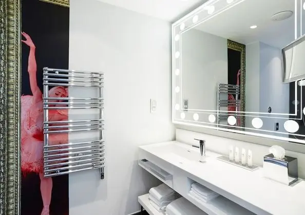 Standard Oda, 1 Büyük (Queen) Boy Yatak (Walk in Shower)
