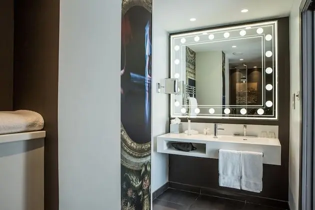 Standard Oda, 1 Büyük (Queen) Boy Yatak (Walk in Shower)