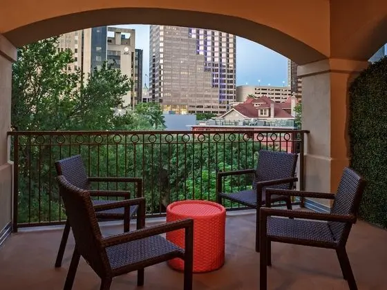 Premium Oda, 1 En Büyük (King) Boy Yatak, Balkon