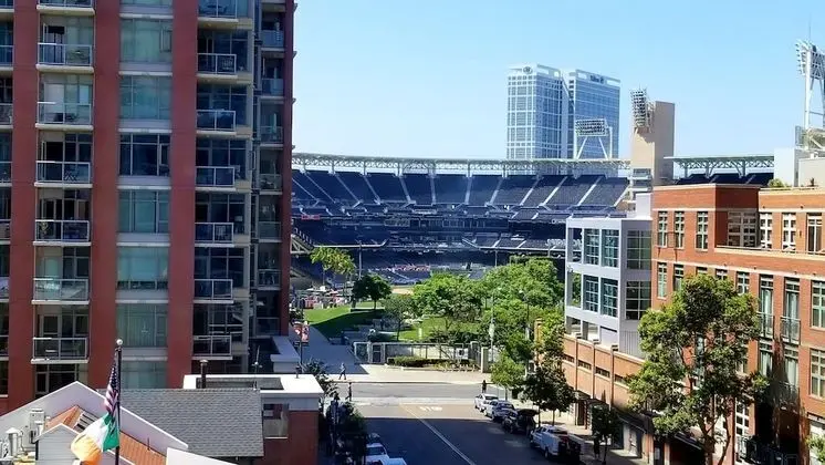 Stüdyo Süit, 1 En Büyük (King) Boy Yatak, Park Manzaralı (Petco Park View)