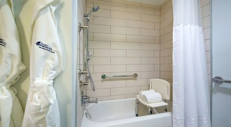 Standard Oda, 2 Büyük (Queen) Boy Yatak, Engellilere Uygun (Transfer Shower)