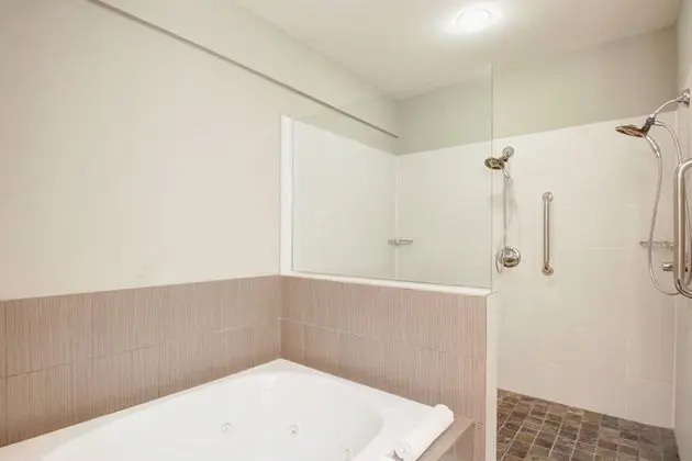 Süit, 1 Yatak Odası, Balkon (Jetted Tub)
