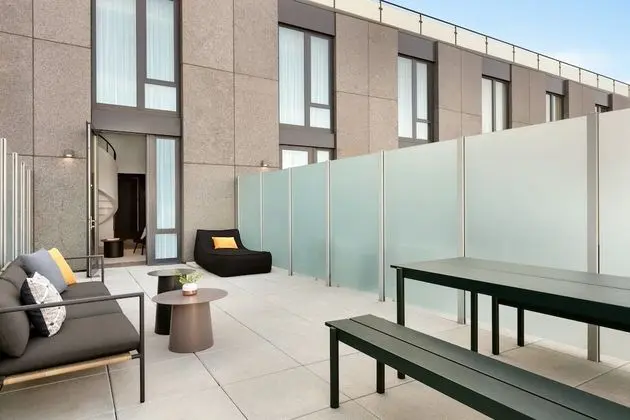 Çatı Katı (Loft), 1 En Büyük (King) Boy Yatak