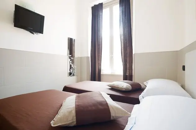 Economy Tek Büyük veya İki Ayrı Yataklı Oda, Ek Bina