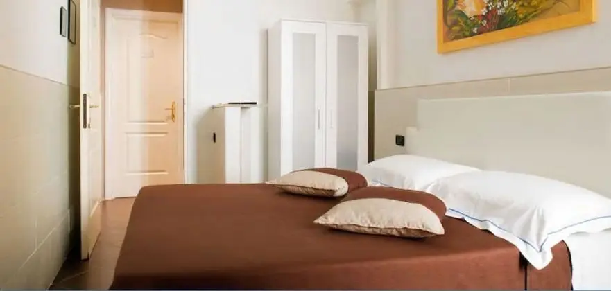 Economy Tek Büyük veya İki Ayrı Yataklı Oda, Ek Bina