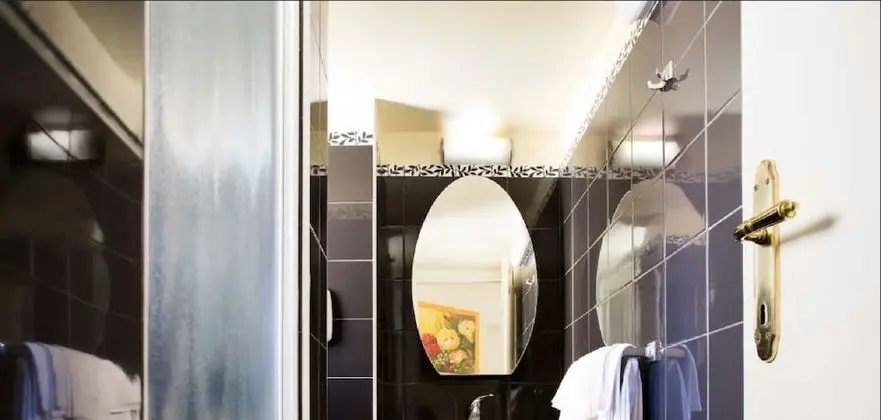 Economy Tek Büyük veya İki Ayrı Yataklı Oda, Ek Bina