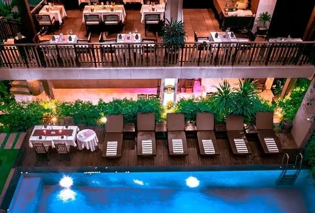 King Suite With Balcony Pool View - Free Pick Up
