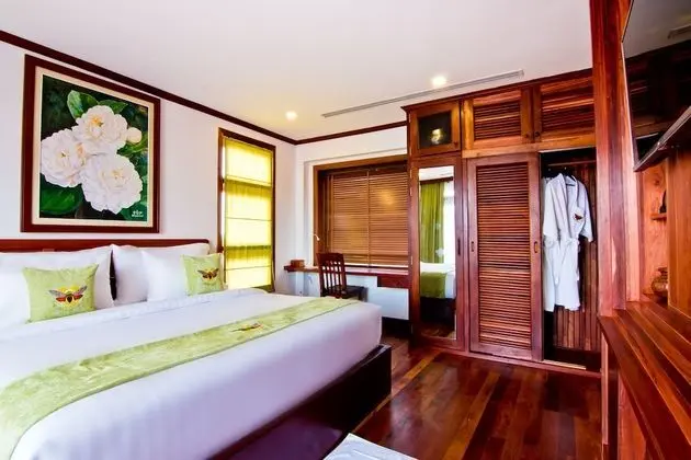 Luxury Süit, 1 En Büyük (King) Boy Yatak, Balkon, Havuz Manzaralı
