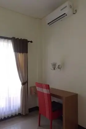 Deluxe Tek Büyük Yataklı Oda (AC)