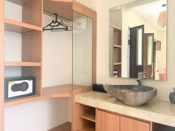 Deluxe Tek Büyük Yataklı Oda (AC)