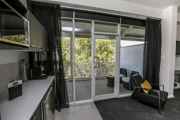 Stüdyo Süit, Balkon