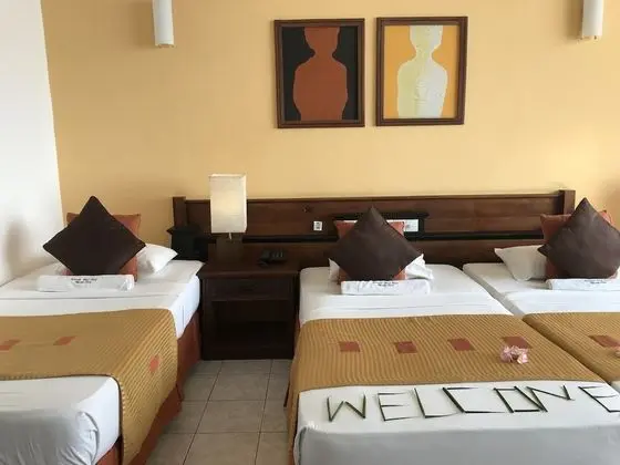 Deluxe Triple Room with Sea View Balcony