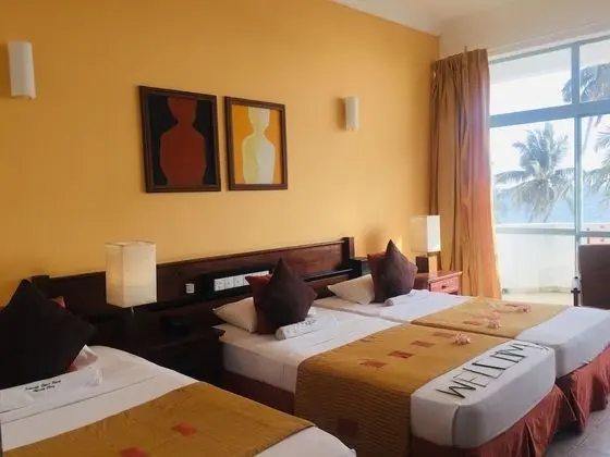 Deluxe Triple Room with Sea View Balcony