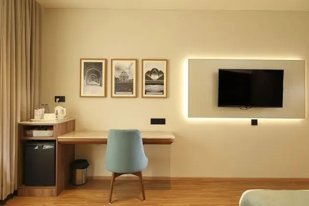 Deluxe Tek Büyük Yataklı Oda