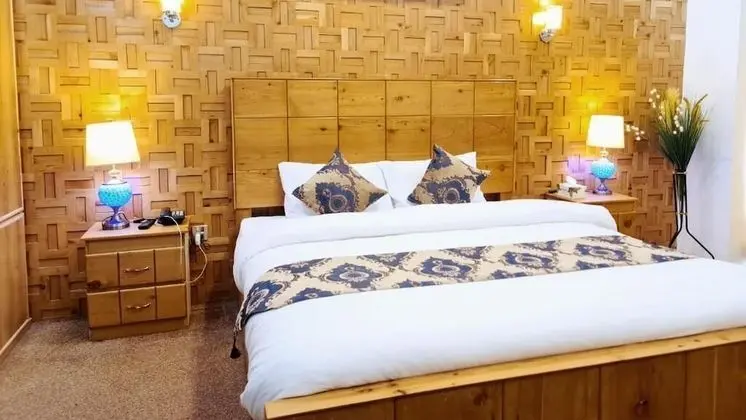 Deluxe Tek Büyük Yataklı Oda