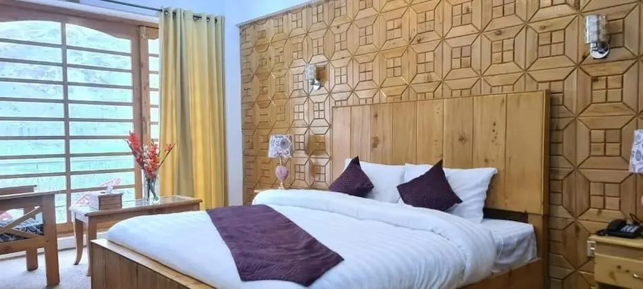 Deluxe Tek Büyük Yataklı Oda