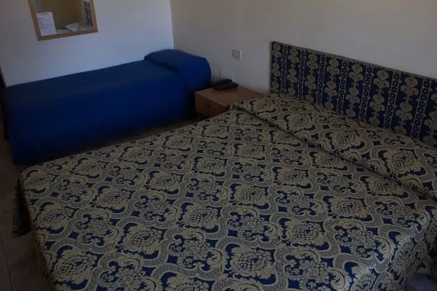 Üç Kişilik Oda
