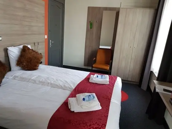 Standard Tek Büyük Yataklı Oda