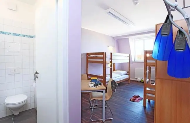 Üç Kişilik Oda