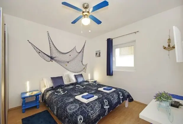 Apart Daire (Ines - central with free parking - A1)