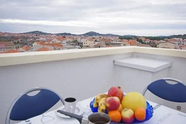 Apart Daire (Ines - central with free parking - A1)