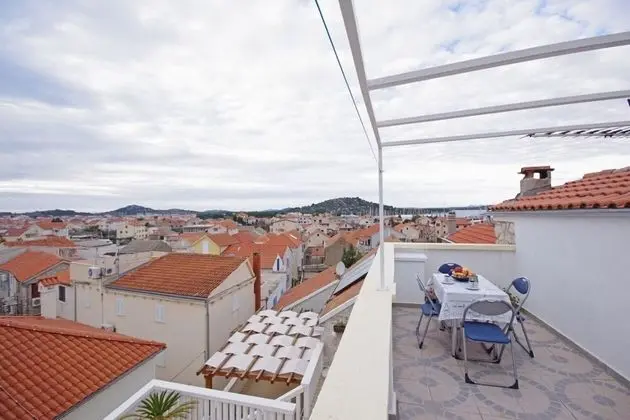 Apart Daire (Ines - central with free parking - A1)