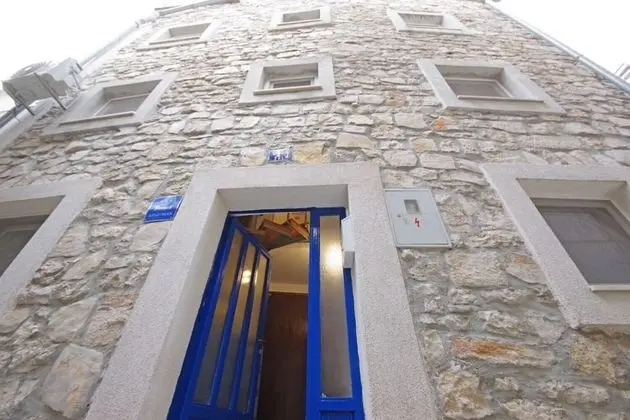 Apart Daire (Ines - central with free parking - A1)
