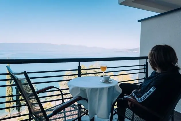 Basic Tek Büyük Yataklı Oda