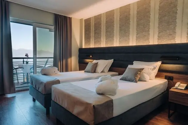 Basic Tek Büyük Yataklı Oda