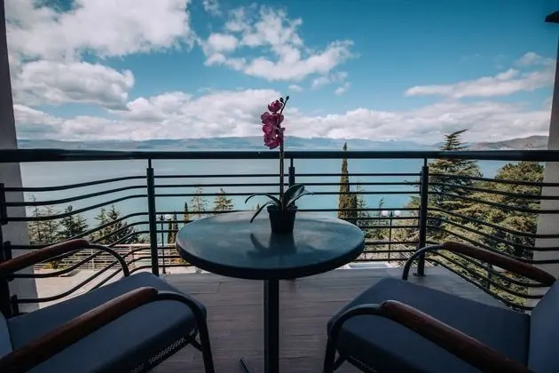 Basic Tek Büyük Yataklı Oda