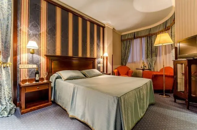 Tek Büyük Yataklı Oda