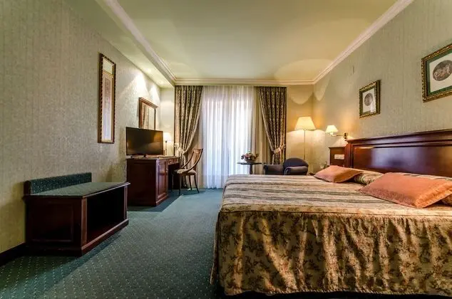 Tek Büyük Yataklı Oda