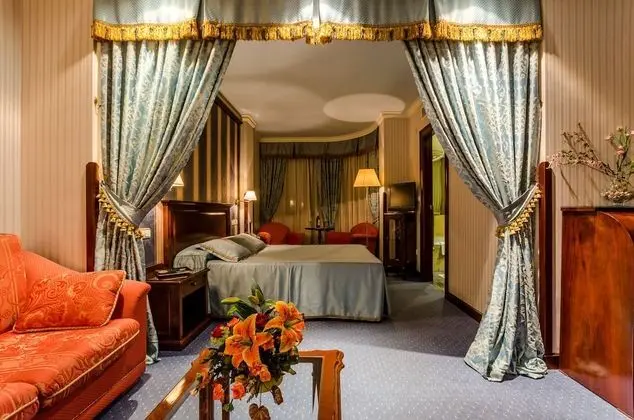 Tek Büyük Yataklı Oda