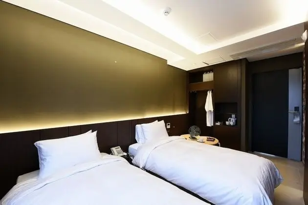 American Standard Twin Room