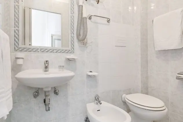 Standard Tek Büyük veya İki Ayrı Yataklı Oda