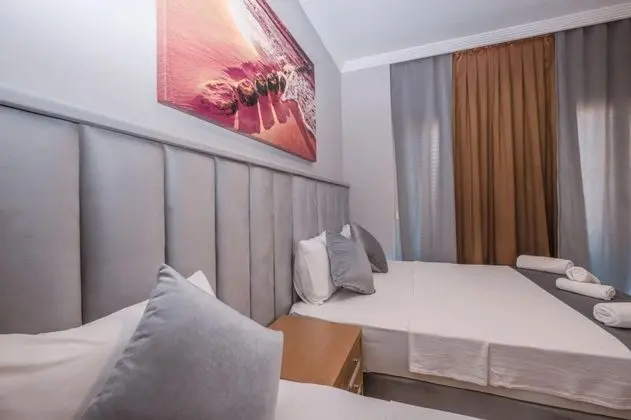 Deluxe Triple Room, Şehir veya Dağ Manzaralı, Balkonlu