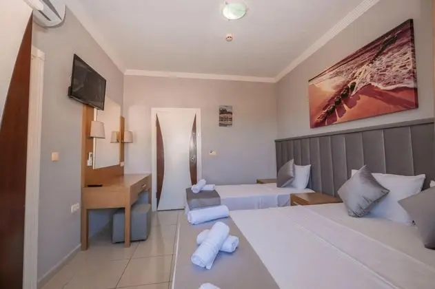 Deluxe Triple Room, Şehir veya Dağ Manzaralı, Balkonlu